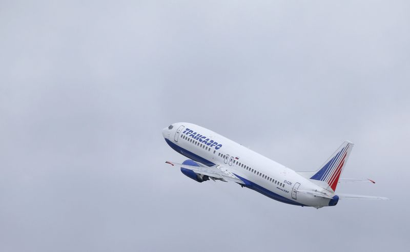 © Reuters. Boeing 737 компании Трансаэро вылетает из аэропорта Внуково 