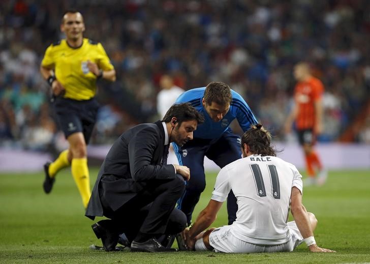 © Reuters. اصابة بيل وعودة مودريتش للتدريب قبل مواجهة ريال مدريد وسان جيرمان