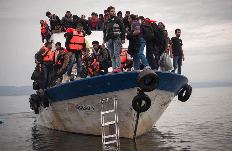 © Reuters. الامم المتحدة: أكثر من 500 ألف مهاجر وصلوا الى اليونان هذا العام