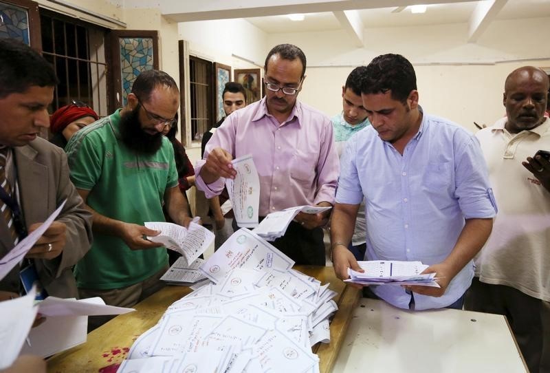 © Reuters. نتائج غير رسمية: فوز قائمة داعمة للسيسي بستين مقعدا في مجلس النواب المصري