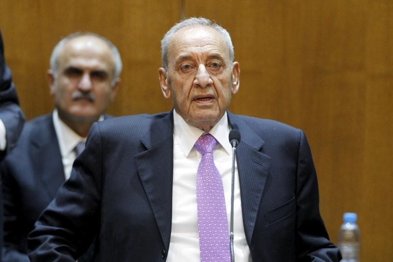 © Reuters. رئيس البرلمان اللبناني يحذر من رفع لبنان من قائمة المساعدات الدولية