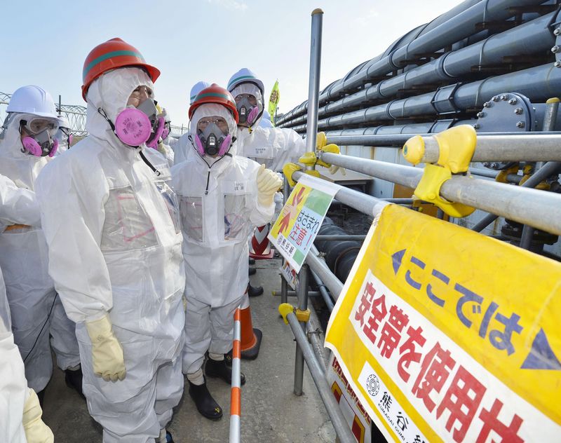 © Reuters. Japón admite una posible muerte por radiación en la planta de Fukushima