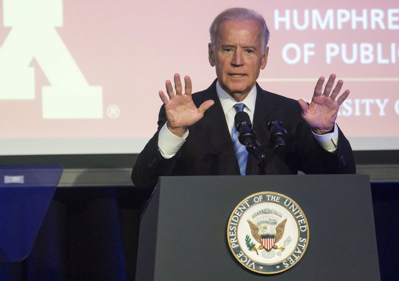 © Reuters. U.S. Vice President Joe Biden gestures as he speaks during an event honoring former U.S. Vice President Walter Mondale