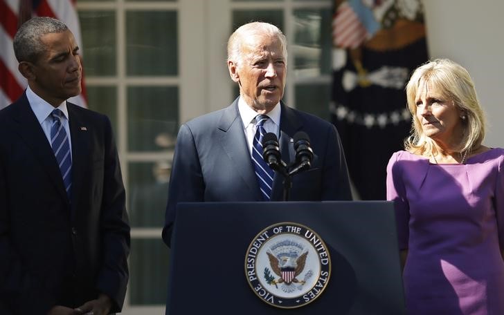 © Reuters. U.S. Vice President Biden announces his he will not seek the 2016 Democratic presidential nomination during an appearance in the Rose Garden of the White House in Washington