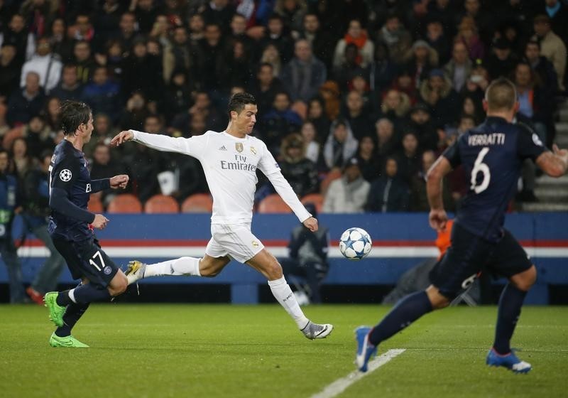© Reuters. ريال مدريد يتعادل بدون أهداف مع باريس سان جيرمان