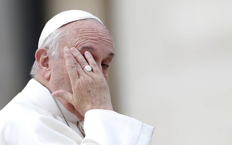 © Reuters. Papa Francisco durante missa na Praça de São Pedro, no Vaticano