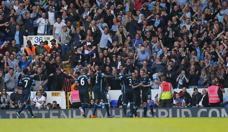 © Reuters. UEFA abre expediente contra Manchester City por abucheos al himno de Champions