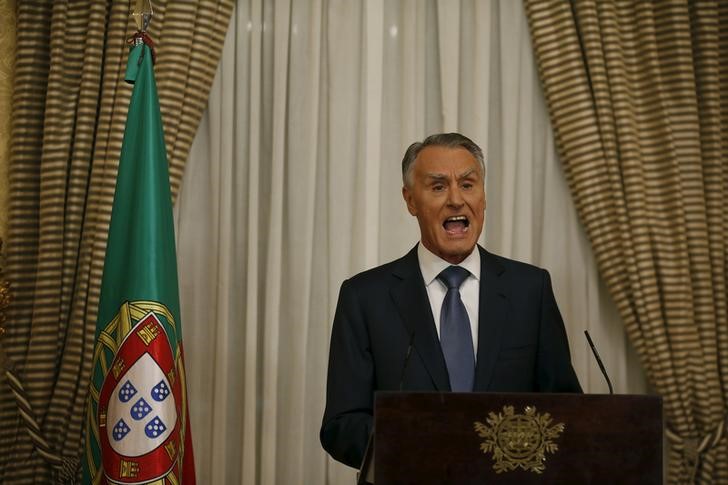 © Reuters. Presidente português Anibal Cavaco Silva faz declaração em Lisboa