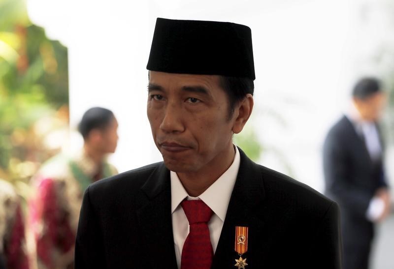 © Reuters. Indonesian President Joko Widodo is pictured after seeing off Danish Queen Margarethe at the presidential palace in Jakarta