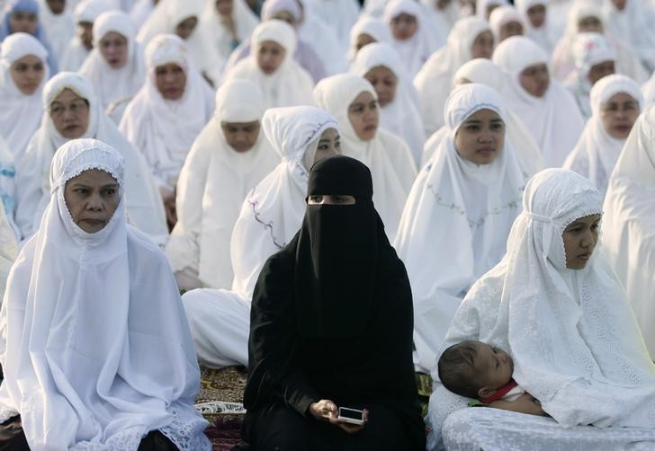 © Reuters. إقليم أتشيه الإندونيسي يسن قانون عقوبات إسلاميا