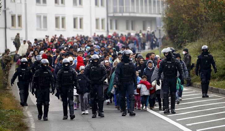© Reuters. قمة أوروبية مصغرة تسعى للوحدة في البلقان في مواجهة أزمة الهجرة