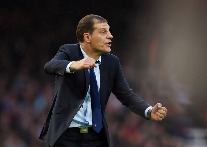 © Reuters. Técnico Bilic, do West Ham United, em jogo contra o Chelsea 