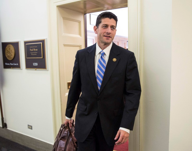 © Reuters. U.S. Rep Ryan leaves his office on Capitol Hill in Washington