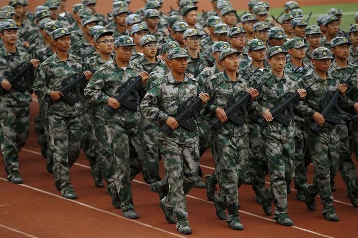 © Reuters. الجيش الصيني يقول إن الغرب يحاول "تزوير" تاريخ الحزب الشيوعي