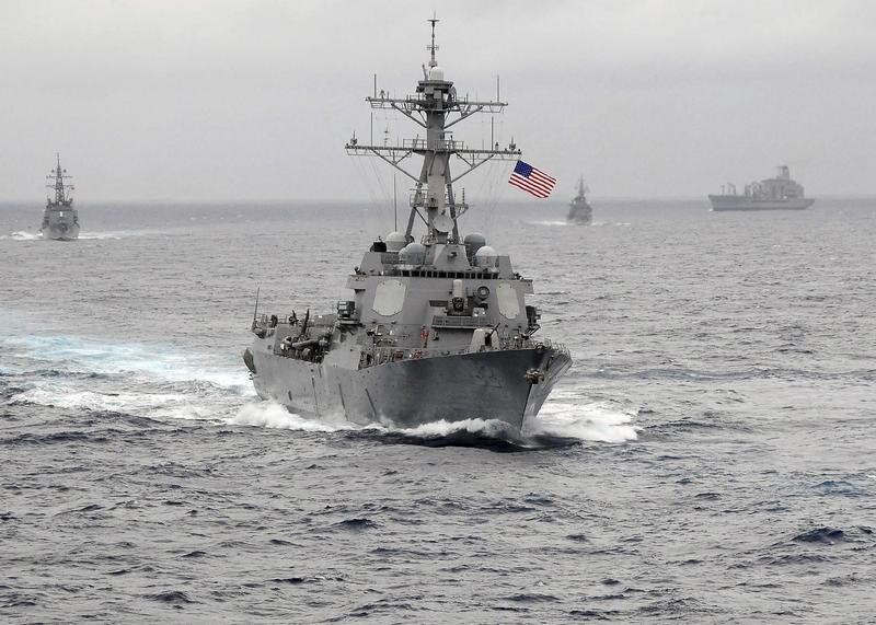 © Reuters. الصين تقول إنها لاحقت سفينة حربية أمريكية في بحر الصين الجنوبي