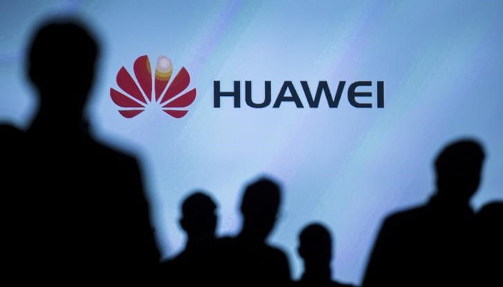 © Reuters. Huawei dispara ventas de smartphones en 3er trimestre y desafía a Samsung y Apple
