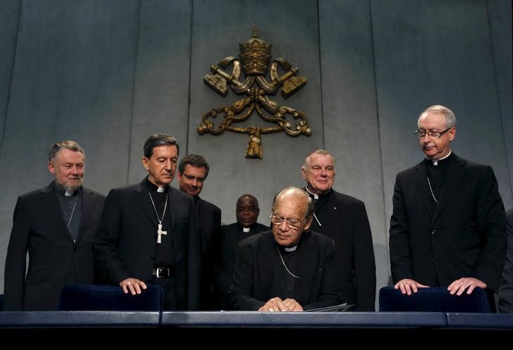© Reuters. زعماء الكاثوليك بالعالم يناشدون مؤتمر باريس للمناخ طرح اتفاق جرئ