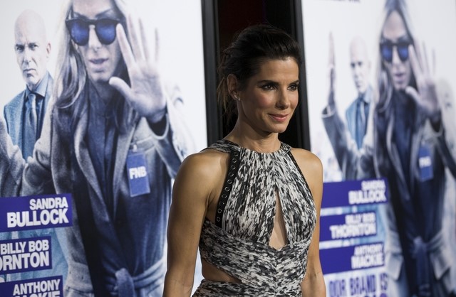 © Reuters. Atriz Sandra Bullock na pré-estreia do filme "Especialista em Crise"