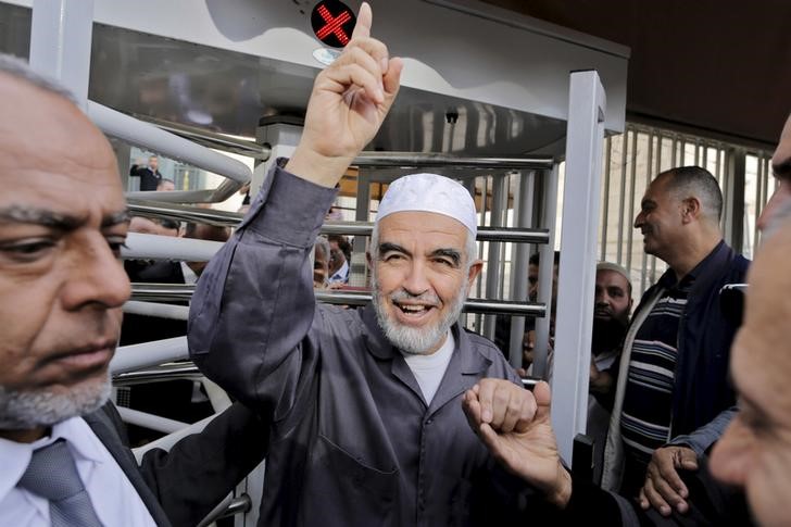 © Reuters. إسرائيل تقضي بسجن الشيخ رائد صلاح 11 شهرا بتهمة التحريض على العنف