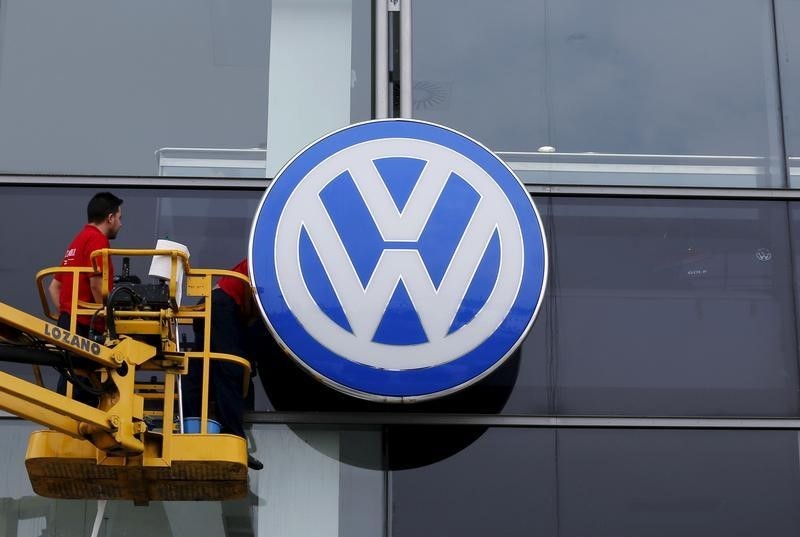 © Reuters. PREMIÈRE PERTE TRIMESTRIELLE POUR VOLKSWAGEN DEPUIS 15 ANS