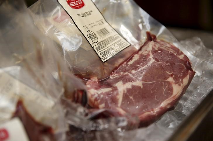 © Reuters. Pacote individual de carne em loja em San Francisco, Califórnia