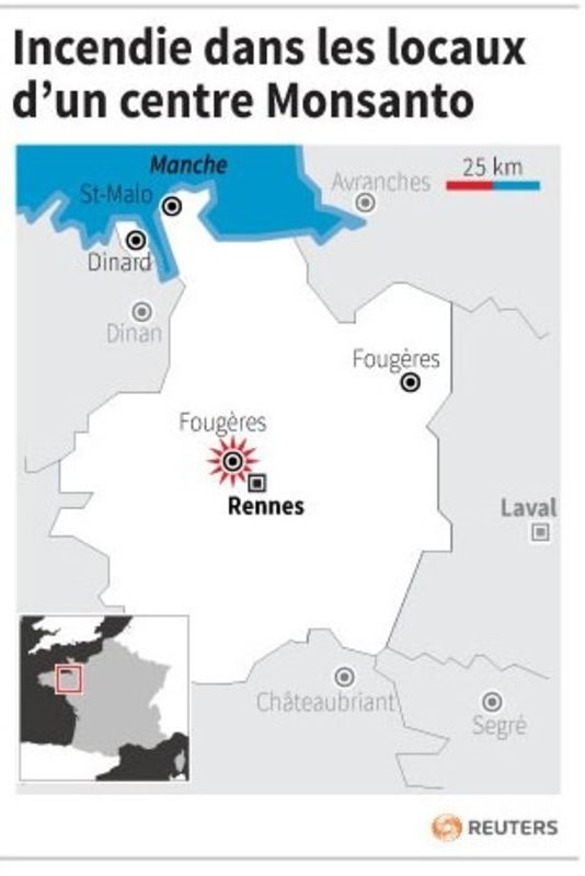 © Reuters. INCENDIE DANS LES LOCAUX DUN CENTRE MONSANTO