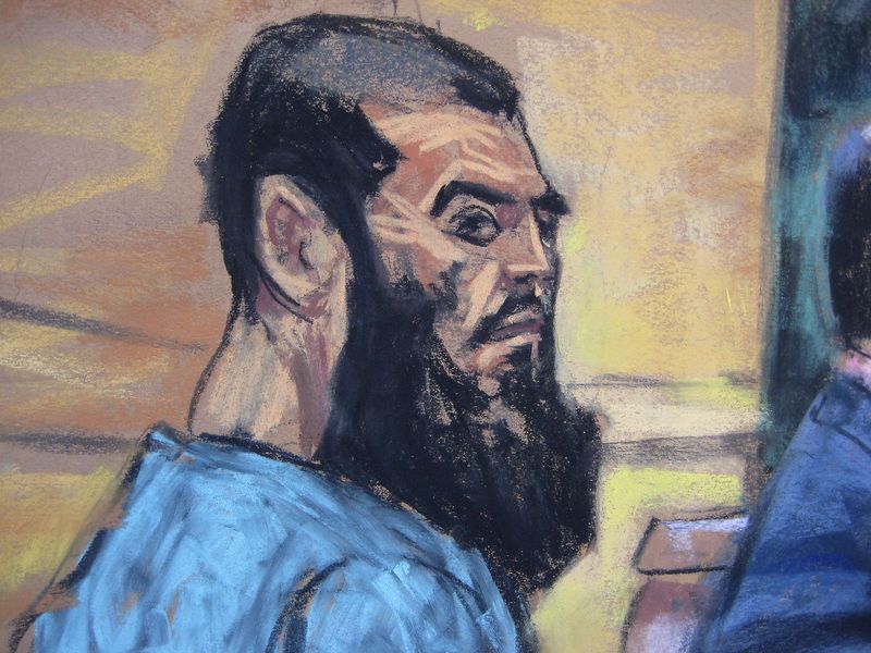 © Reuters. Abid Naseer is seen in a courtroom sketch as he pleads not guilty to terrorism charges in New York