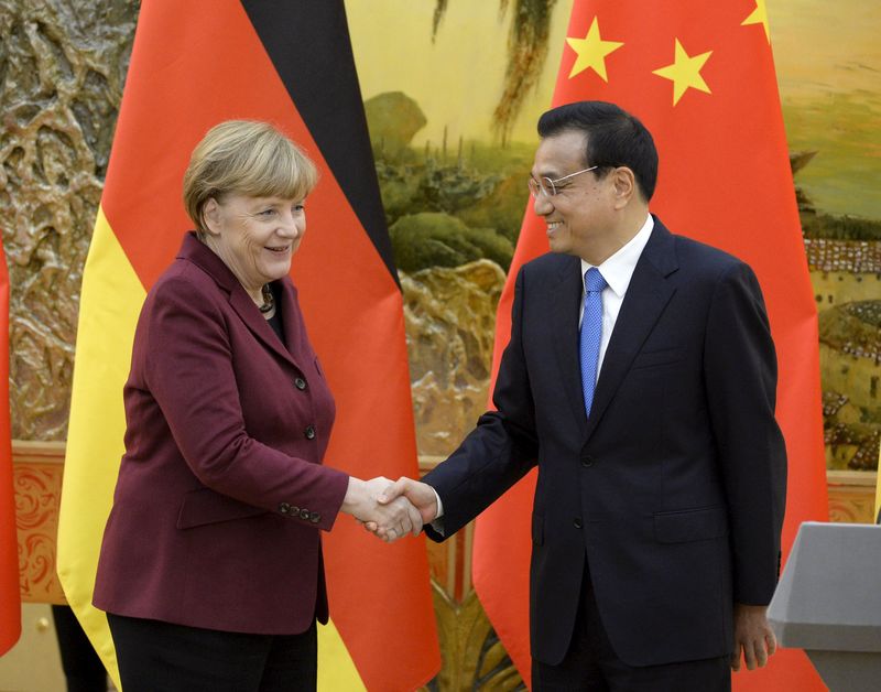 © Reuters. China, Alemania coinciden en que crisis en Siria necesita una solución política