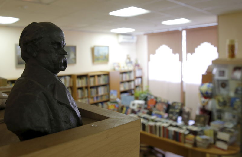 © Reuters. Busto do poeta ucraniano Taras Shevchenko na  biblioteca de literatura ucraniana em Moscou 