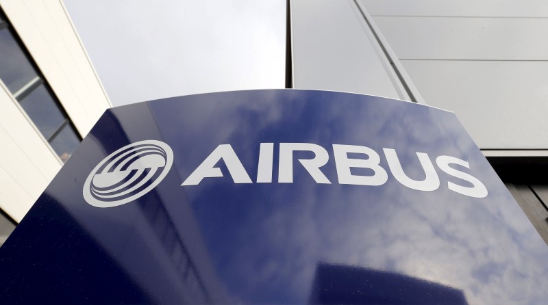 © Reuters. File photo of Airbus' logo at Airbus headquarters in Toulouse