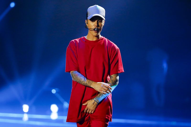 © Reuters. Cantor pop canadense Justin Bieber durante apresentação em Milão