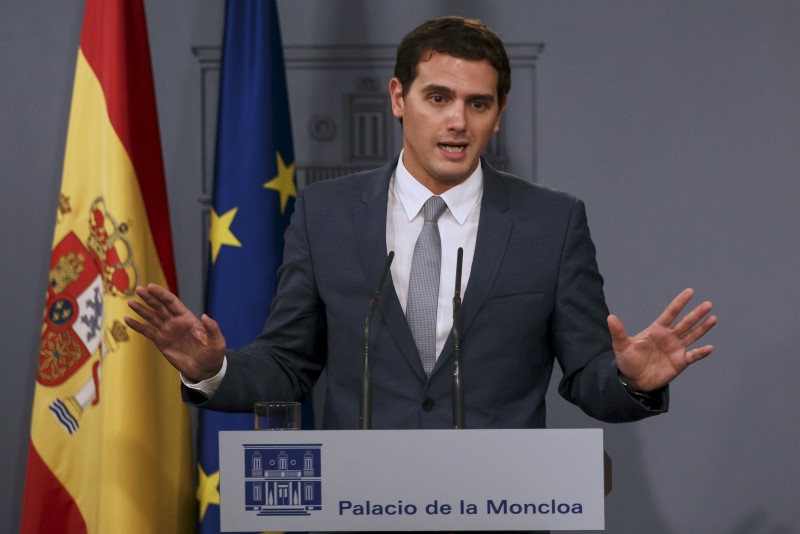 © Reuters. Rivera muestra su apoyo firme a Rajoy frente al independentismo catalán