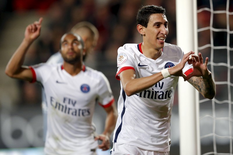 © Reuters. Angel Di Maria, do Paris St Germain, comemora gol contra o Stade Rennes