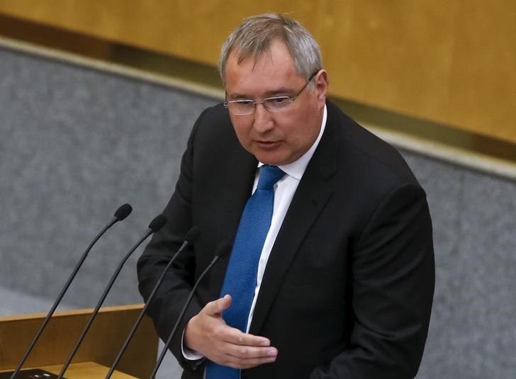 © Reuters. Vice primeiro-ministro da Rússia, Dmitry Rogozin, discursa no Parlamento russo