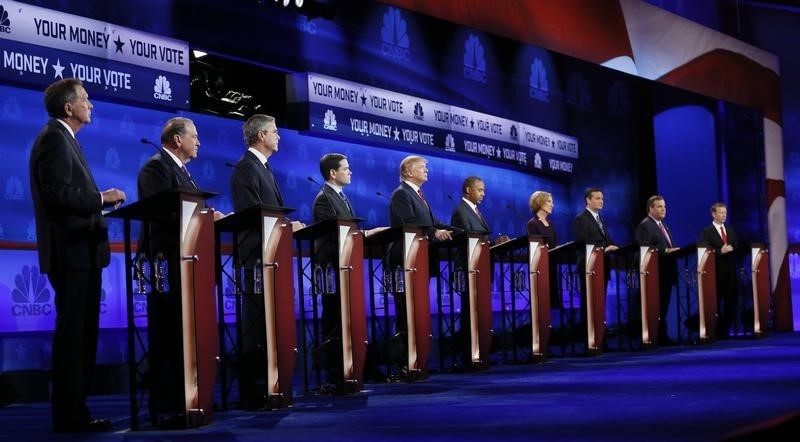 © Reuters. Republican U.S. presidential candidates participate in the 2016 U.S. Republican presidential candidates debate held by CNBC in Boulder