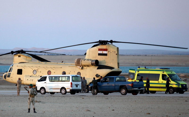 © Reuters. Lufthansa y Air France no sobrevolarán el Sinaí tras el accidente 