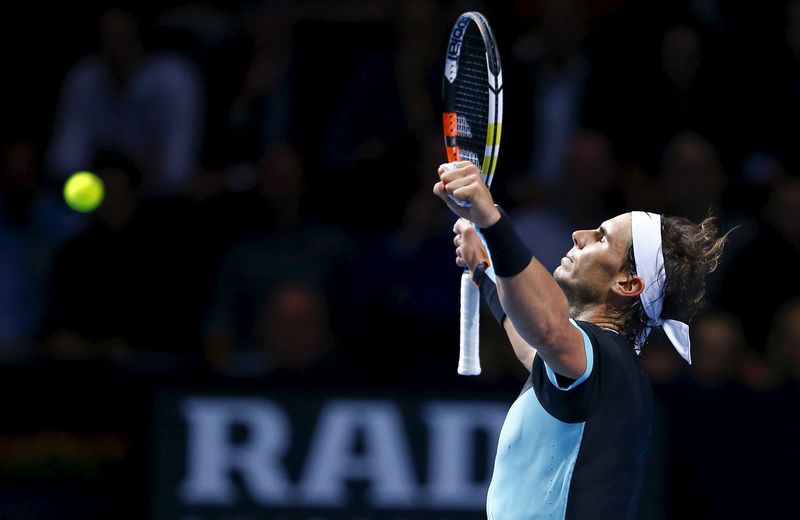 © Reuters. Nadal llega a la final del torneo de Basilea y envía a Ferrer a Londres