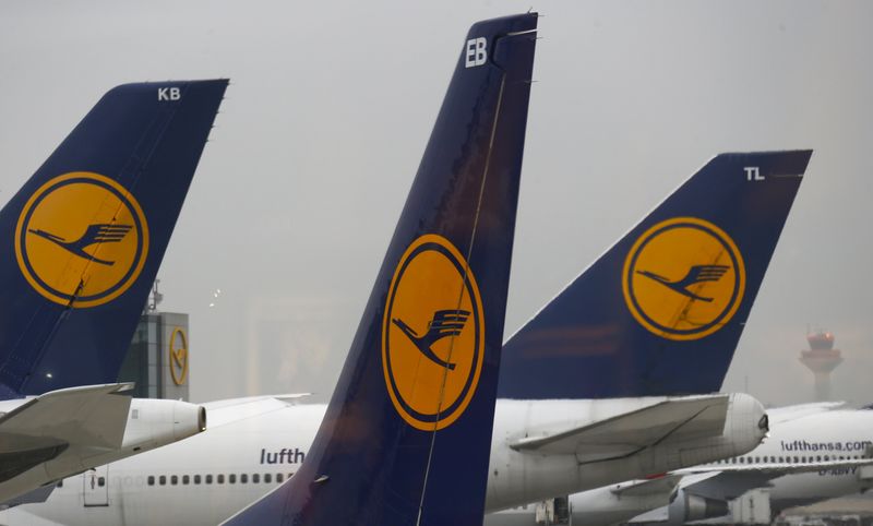 © Reuters. LES DISCUSSIONS ENTRE DIRECTION DE LUFTHANSA ET PERSONNEL NAVIGANT ÉCHOUENT