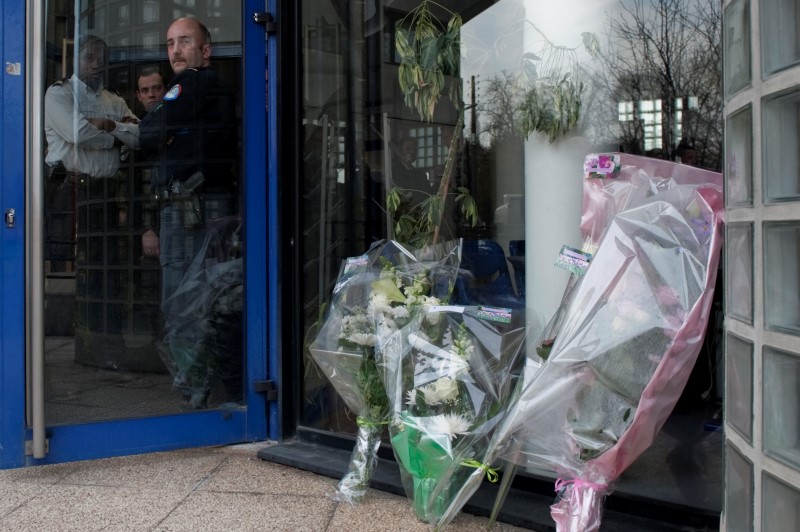 © Reuters. Seis presuntos etarras, a juicio en Francia por la muerte de un policía  