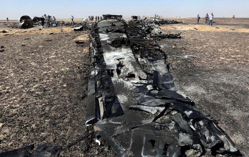 © Reuters. كوجاليمافيا تستبعد حدوث عطل فني أو خطأ طيار وراء تحطم طائرتها في مصر