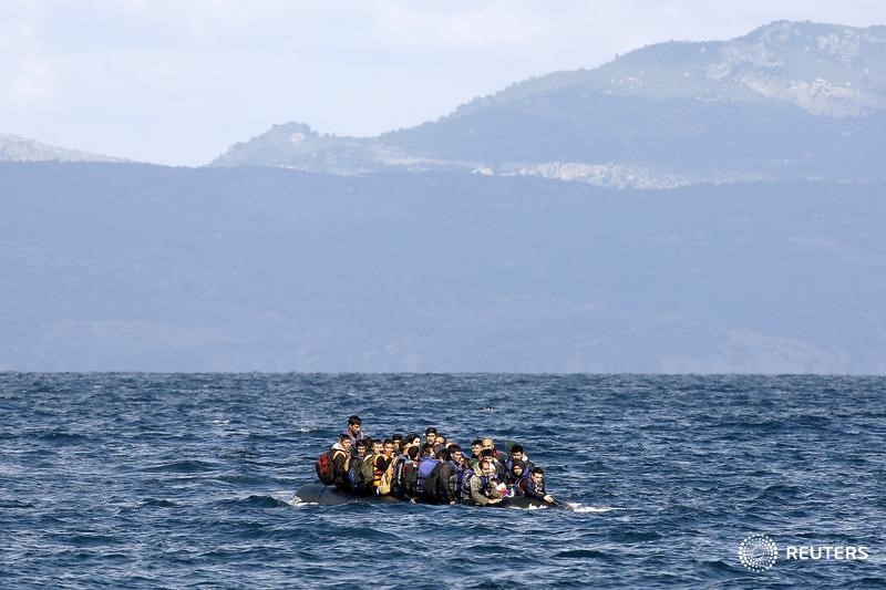 © Reuters. الأمم المتحدة: نحو 220 ألف مهاجر وصلوا إلى أوروبا بحرا في أكتوبر