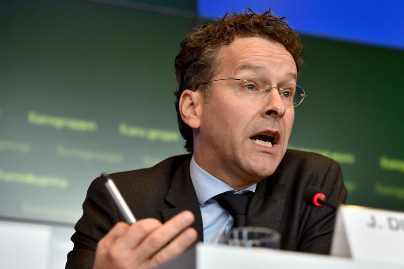 © Reuters. Eurogroup President Dijsselbloem attends a news conference after an Eurogroup meeting in Luxembourg