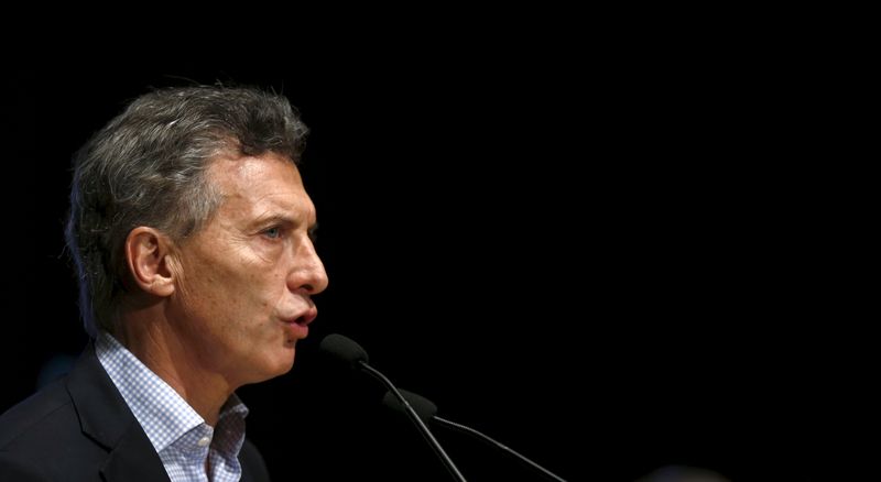 © Reuters. Moody's mejora perspectiva del rating de Argentina de negativa a estable