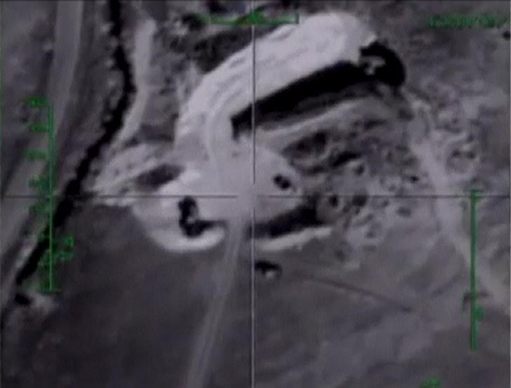 © Reuters.  وكالة: سلاح الجو الروسي يقصف أهدافا للدولة الإسلامية في سوريا