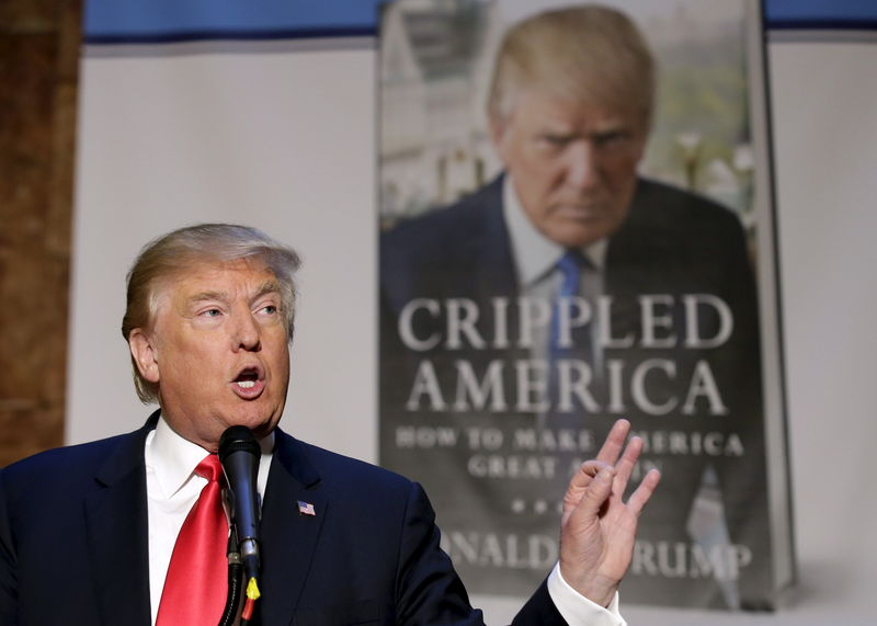 © Reuters. Republican presidential candidate Donald Trump speaks at news conference to promote his new book "Crippled America" in New YOrk