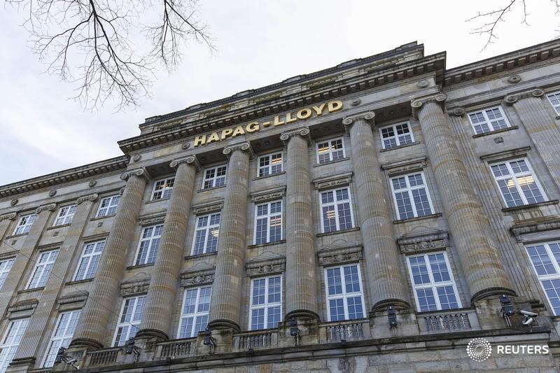 © Reuters. LE PRIX D'INTRODUCTION EN BOURSE DE HAPAG-LLOYD FIXÉ À 20 EUROS PAR ACTION