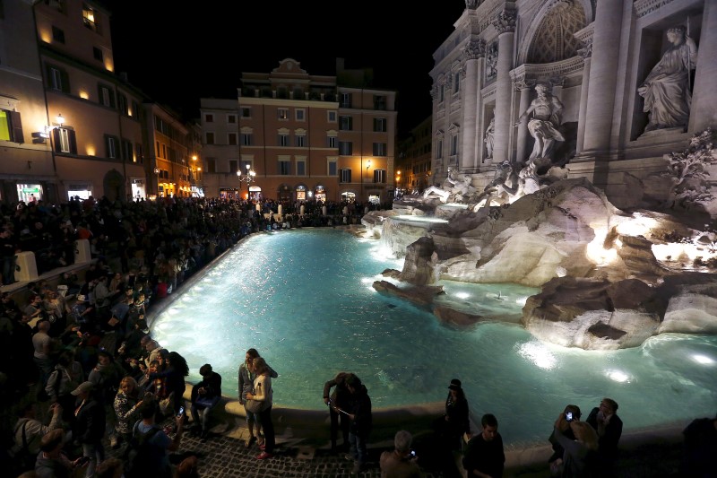 © Reuters. Fontana di Trevi é reinaugurada após restauração em Roma