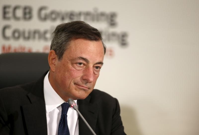 © Reuters. Draghi ve necesario un sistema único para proteger a los ahorradores 