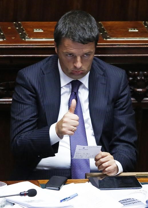 © Reuters. Il presidente del Consiglio Matteo Renzi in Parlamento.