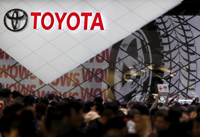 © Reuters. TOYOTA ABAISSE SA PRÉVISION DE CHIFFRE D'AFFAIRES ANNUEL